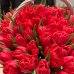 Корзина из 101 красного тюльпана